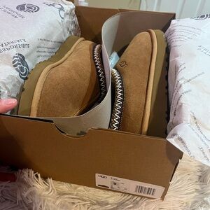 Ugg slippers new with tags and in box